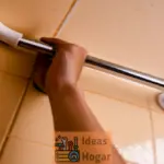 8 maneras de prevenir caídas en la ducha y evitar accidentes