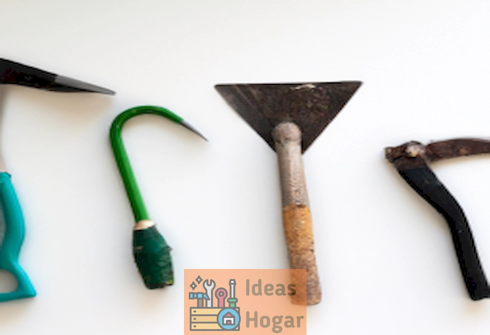 Encuentra las herramientas ideales para podar árboles y mantener tu jardín impecable.