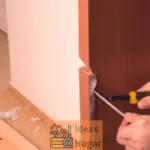 Cómo instalar un nuevo trim en una puerta de manera correcta
