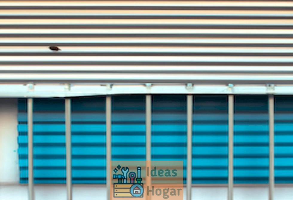 Imagen ilustrativa de una ventana con rejas instaladas, representando la instalación de rejas en ventanas en 2024.
