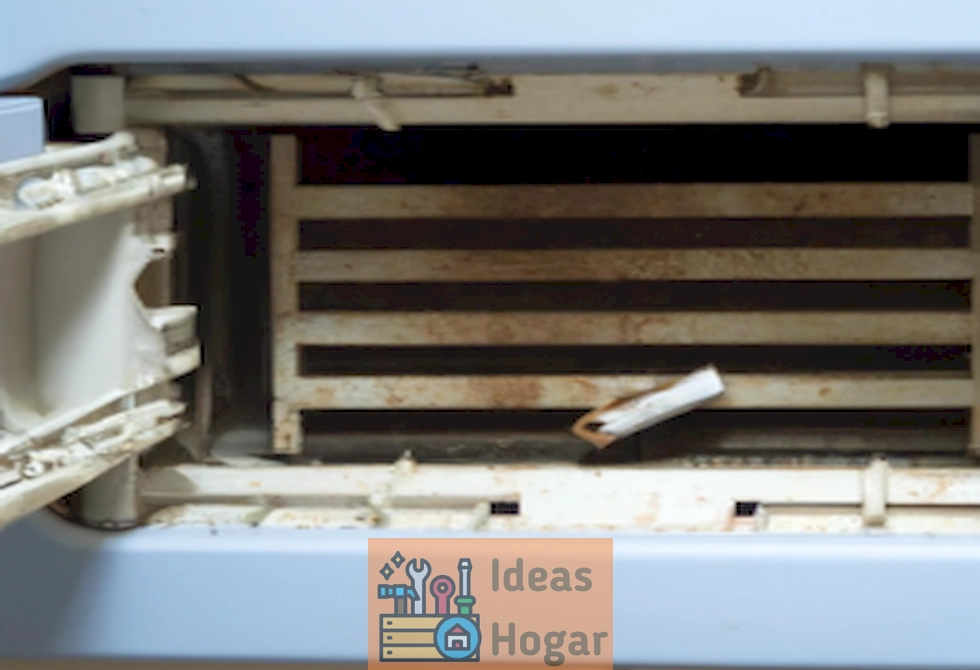 Conducto de aire desmontado con cucarachas muertas para eliminar plagas en el hogar.