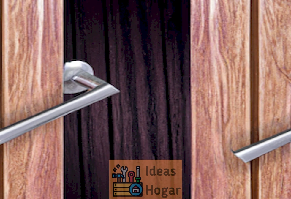 Transformación económica de puertas de madera con pequeños cambios.